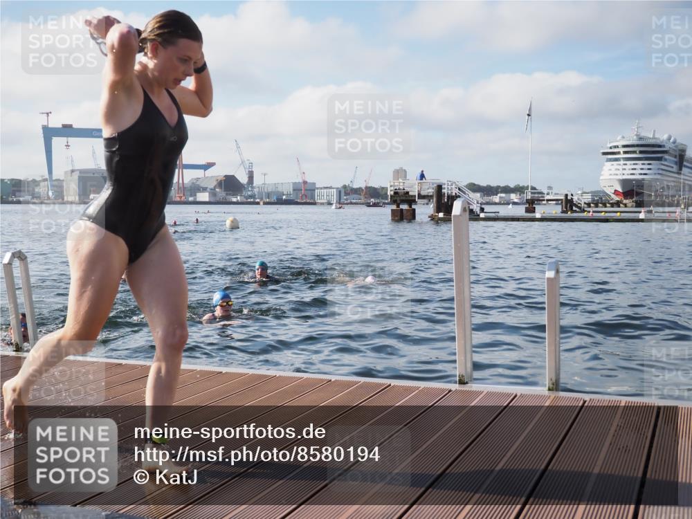 17.08.2025 - KN Förde Triathlon 2025 KatJ http://msf.ph/oto/8580194 17.08.2025 09:22:10 Schwimmen 111, 208, 210, 213, 224, 210, 213, 215, 224, 242 meine-sportfotos.de