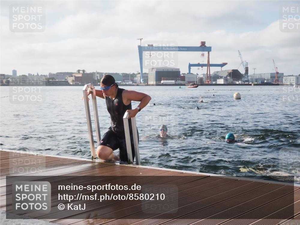 17.08.2025 - KN Förde Triathlon 2025 KatJ http://msf.ph/oto/8580210 17.08.2025 09:22:15 Schwimmen 111, 208, 213, 224, 111, 208, 210, 213, 224 meine-sportfotos.de