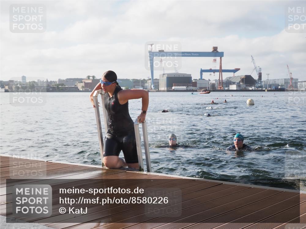 17.08.2025 - KN Förde Triathlon 2025 KatJ http://msf.ph/oto/8580226 17.08.2025 09:22:15 Schwimmen 111, 208, 213, 224, 111, 208, 210, 213, 224 meine-sportfotos.de