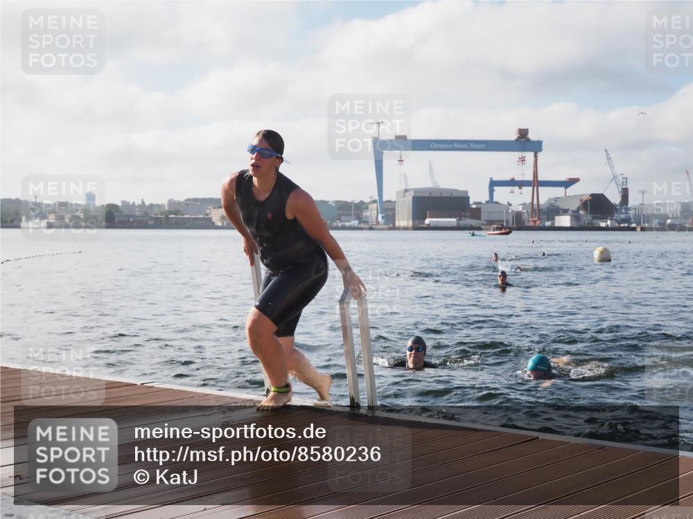 17.08.2025 - KN Förde Triathlon 2025 KatJ http://msf.ph/oto/8580236 17.08.2025 09:22:16 Schwimmen 111, 208, 213, 224, 111, 208, 210, 213, 224 meine-sportfotos.de
