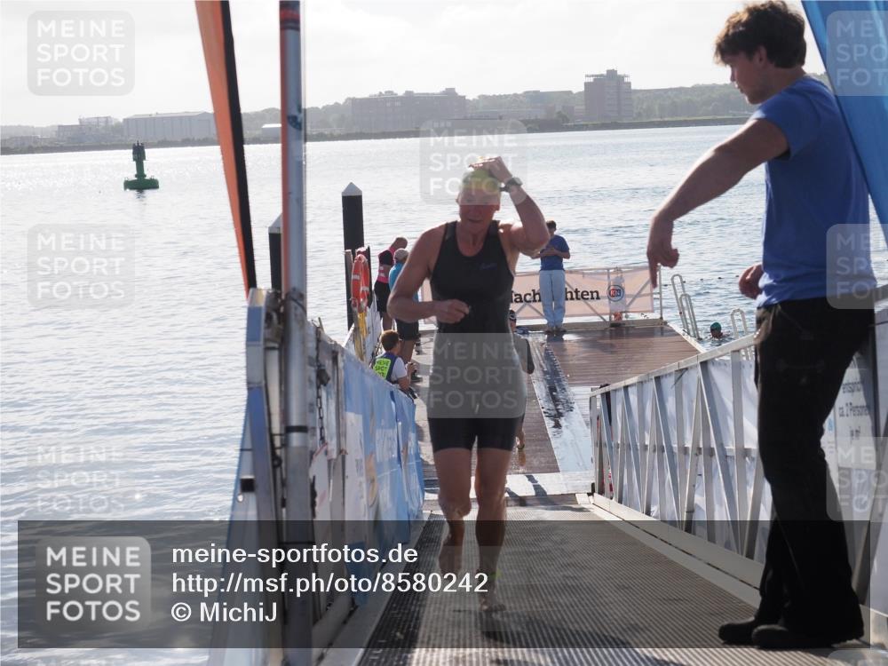 17.08.2025 - KN Förde Triathlon 2025 MichiJ http://msf.ph/oto/8580242 17.08.2025 09:18:11 Schwimmen 175, 182, 189, 185, 189, 254 meine-sportfotos.de