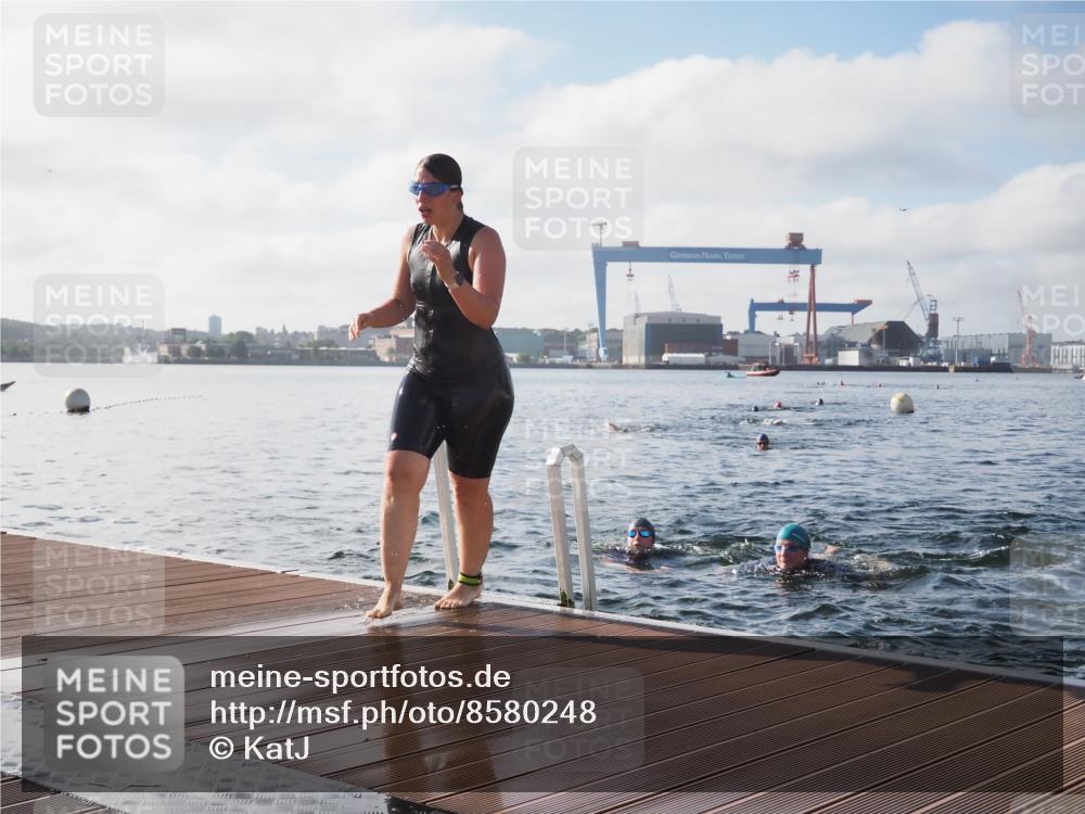 17.08.2025 - KN Förde Triathlon 2025 KatJ http://msf.ph/oto/8580248 17.08.2025 09:22:17 Schwimmen 111, 208, 213, 111, 208, 213, 224 meine-sportfotos.de
