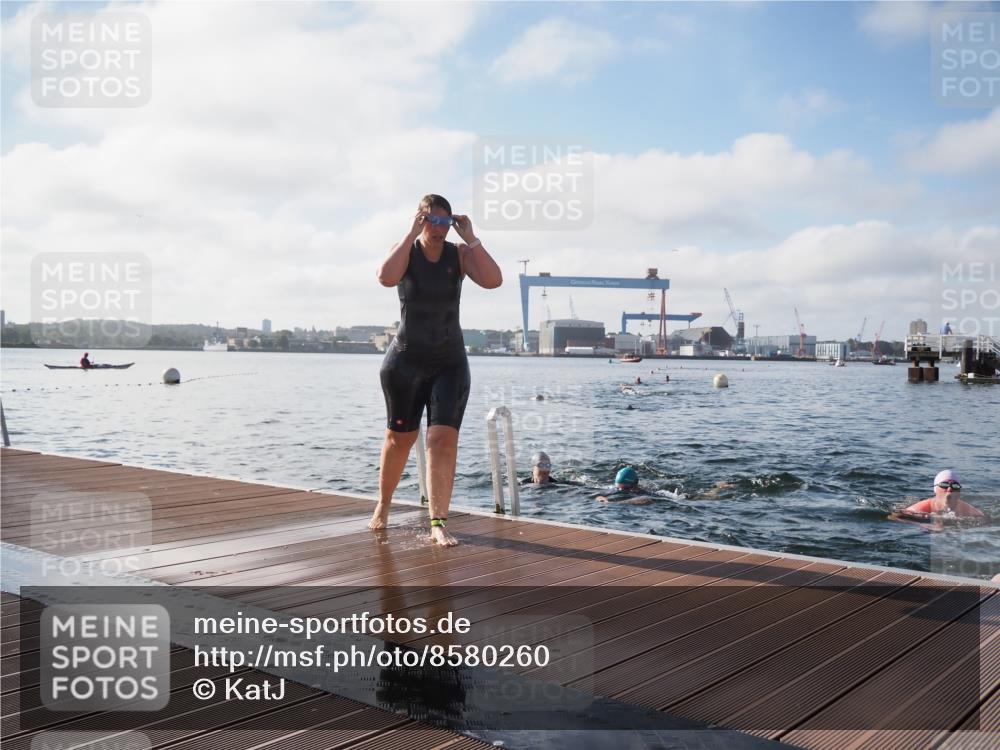 17.08.2025 - KN Förde Triathlon 2025 KatJ http://msf.ph/oto/8580260 17.08.2025 09:22:17 Schwimmen 111, 208, 213, 111, 208, 213, 224 meine-sportfotos.de