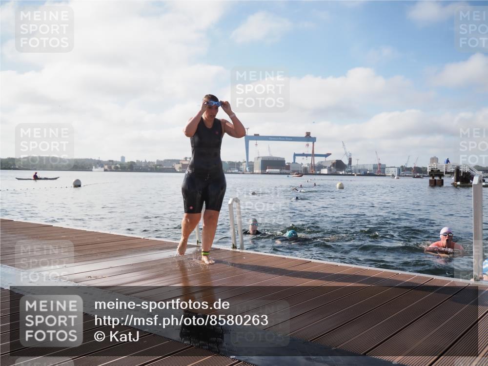 17.08.2025 - KN Förde Triathlon 2025 KatJ http://msf.ph/oto/8580263 17.08.2025 09:22:17 Schwimmen 111, 208, 213, 111, 208, 213, 224 meine-sportfotos.de