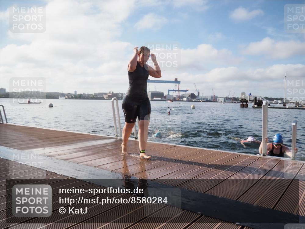 17.08.2025 - KN Förde Triathlon 2025 KatJ http://msf.ph/oto/8580284 17.08.2025 09:22:18 Schwimmen 111, 208, 221, 111, 208, 213, 224 meine-sportfotos.de