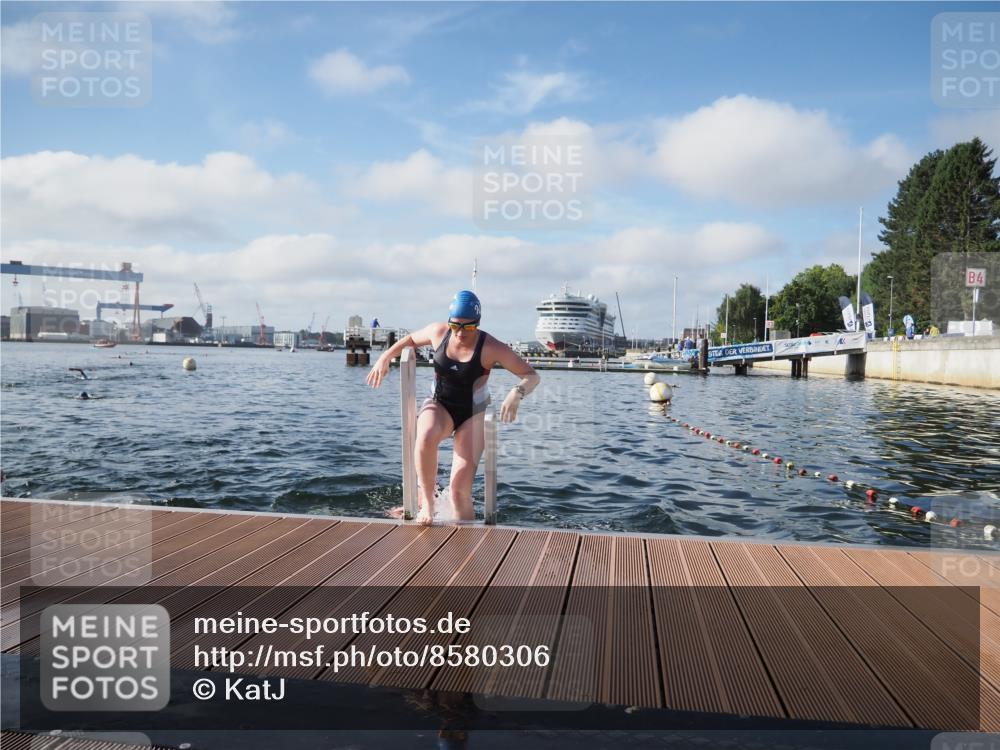 17.08.2025 - KN Förde Triathlon 2025 KatJ http://msf.ph/oto/8580306 17.08.2025 09:22:21 Schwimmen 111, 208, 221, 235, 111, 208, 213, 221, 224 meine-sportfotos.de