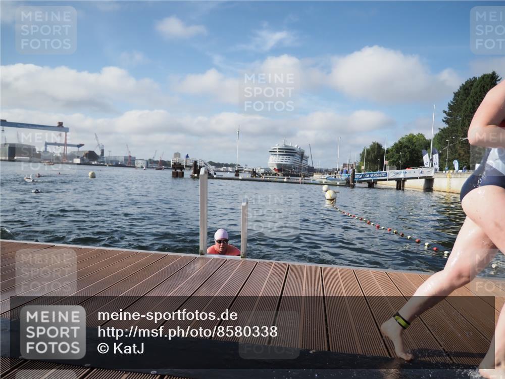 17.08.2025 - KN Förde Triathlon 2025 KatJ http://msf.ph/oto/8580338 17.08.2025 09:22:23 Schwimmen 111, 208, 221, 235, 111, 208, 221, 235 meine-sportfotos.de