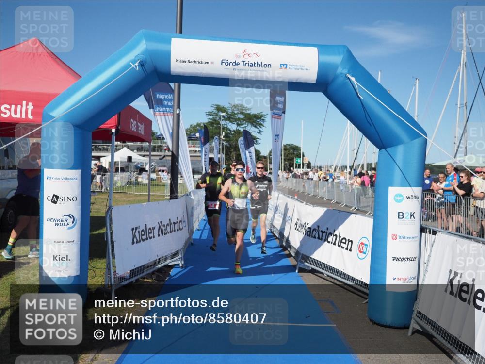 17.08.2025 - KN Förde Triathlon 2025 MichiJ http://msf.ph/oto/8580407 17.08.2025 16:23:15 Laufen 14 meine-sportfotos.de