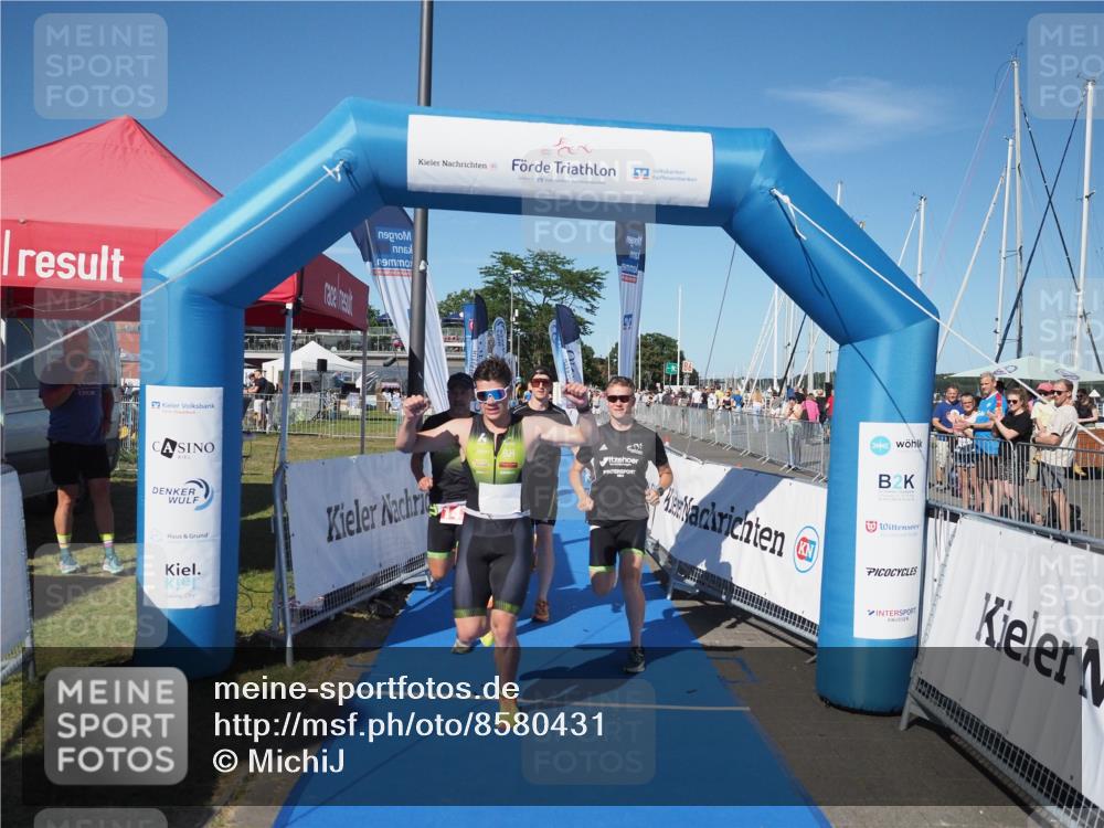 17.08.2025 - KN Förde Triathlon 2025 MichiJ http://msf.ph/oto/8580431 17.08.2025 16:23:16 Laufen 14 meine-sportfotos.de