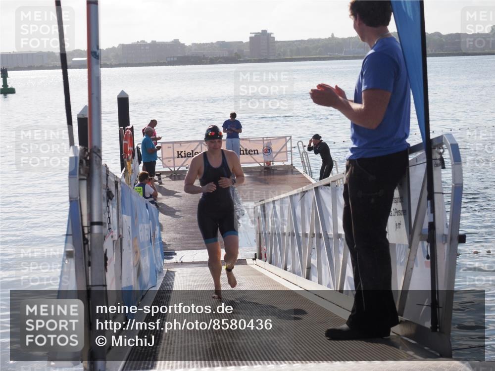 17.08.2025 - KN Förde Triathlon 2025 MichiJ http://msf.ph/oto/8580436 17.08.2025 09:18:31 Schwimmen 174, 185, 174, 192, 250 meine-sportfotos.de