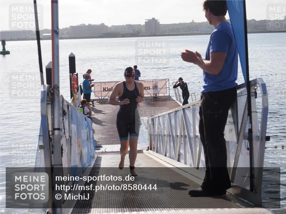 17.08.2025 - KN Förde Triathlon 2025 MichiJ http://msf.ph/oto/8580444 17.08.2025 09:18:31 Schwimmen 174, 185, 174, 192, 250 meine-sportfotos.de