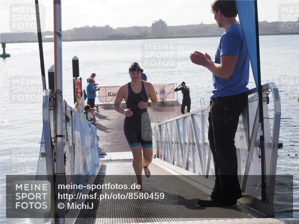 17.08.2025 - KN Förde Triathlon 2025 MichiJ http://msf.ph/oto/8580459 17.08.2025 09:18:32 Schwimmen 174, 185, 174, 192, 250 meine-sportfotos.de