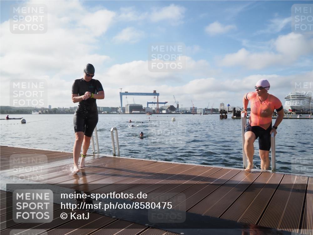 17.08.2025 - KN Förde Triathlon 2025 KatJ http://msf.ph/oto/8580475 17.08.2025 09:22:29 Schwimmen 221, 235, 111, 208, 221, 235 meine-sportfotos.de