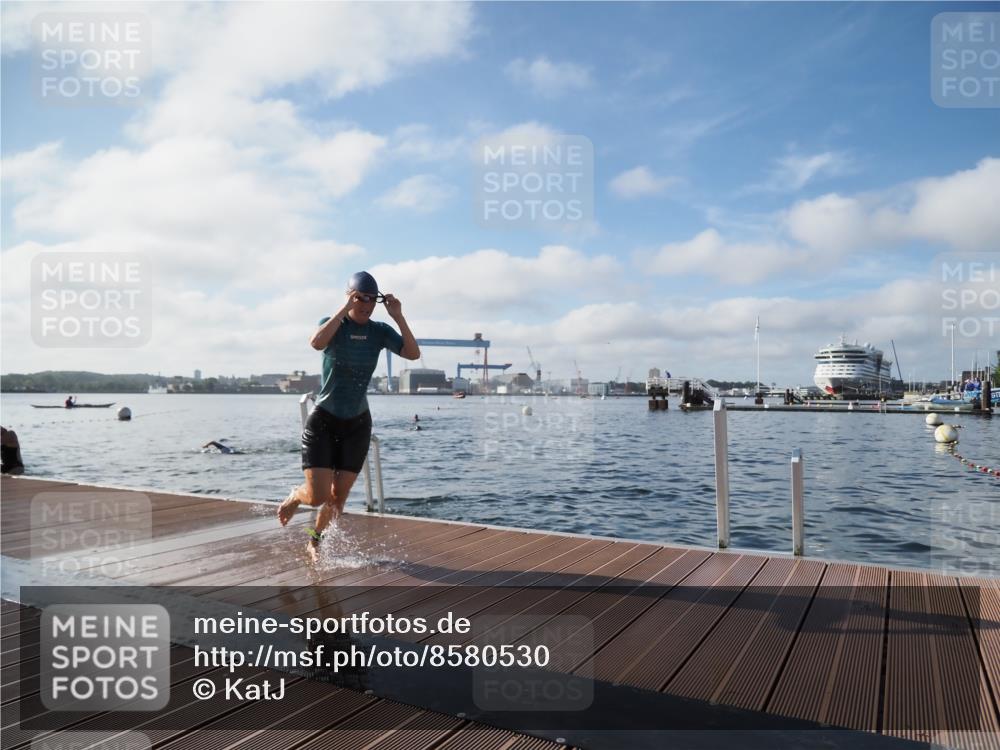 17.08.2025 - KN Förde Triathlon 2025 KatJ http://msf.ph/oto/8580530 17.08.2025 09:22:42 Schwimmen 246, 249, 235, 246, 249 meine-sportfotos.de