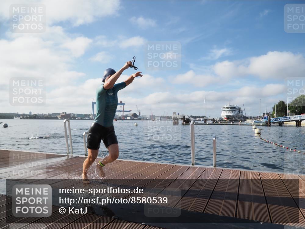 17.08.2025 - KN Förde Triathlon 2025 KatJ http://msf.ph/oto/8580539 17.08.2025 09:22:43 Schwimmen 246, 249, 246, 249 meine-sportfotos.de