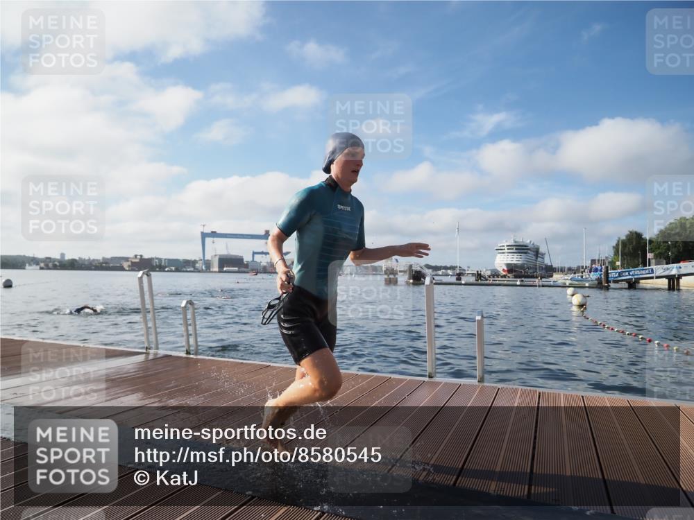 17.08.2025 - KN Förde Triathlon 2025 KatJ http://msf.ph/oto/8580545 17.08.2025 09:22:43 Schwimmen 246, 249, 246, 249 meine-sportfotos.de