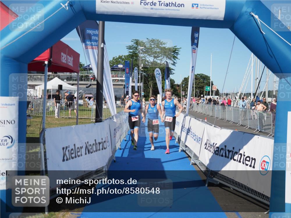 17.08.2025 - KN Förde Triathlon 2025 MichiJ http://msf.ph/oto/8580548 17.08.2025 16:23:41 Laufen 11 meine-sportfotos.de