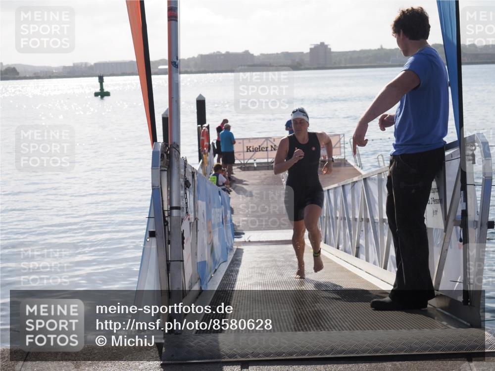17.08.2025 - KN Förde Triathlon 2025 MichiJ http://msf.ph/oto/8580628 17.08.2025 09:18:43 Schwimmen 192, 250, 153, 250 meine-sportfotos.de