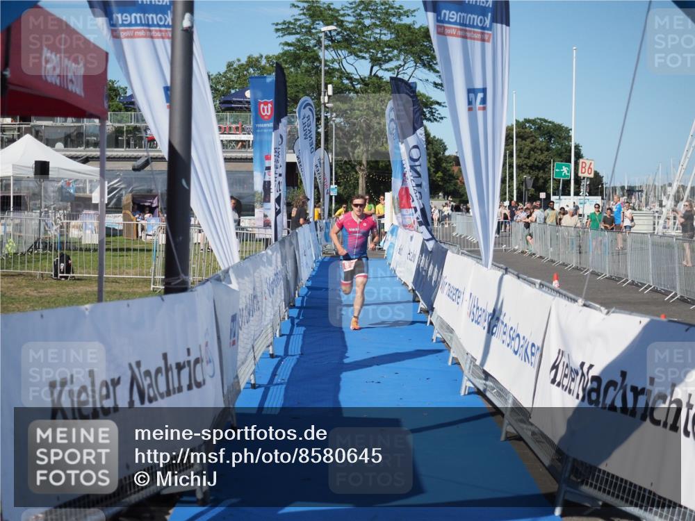 17.08.2025 - KN Förde Triathlon 2025 MichiJ http://msf.ph/oto/8580645 17.08.2025 16:25:02 Laufen 8 meine-sportfotos.de
