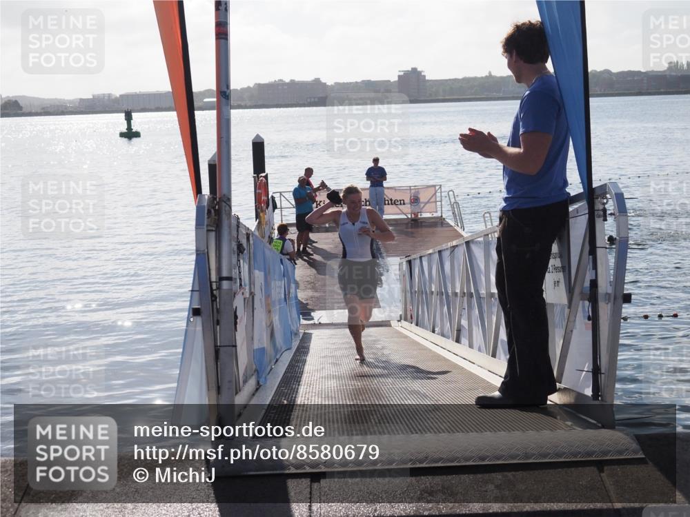 17.08.2025 - KN Förde Triathlon 2025 MichiJ http://msf.ph/oto/8580679 17.08.2025 09:18:53 Schwimmen 153, 250, 153 meine-sportfotos.de