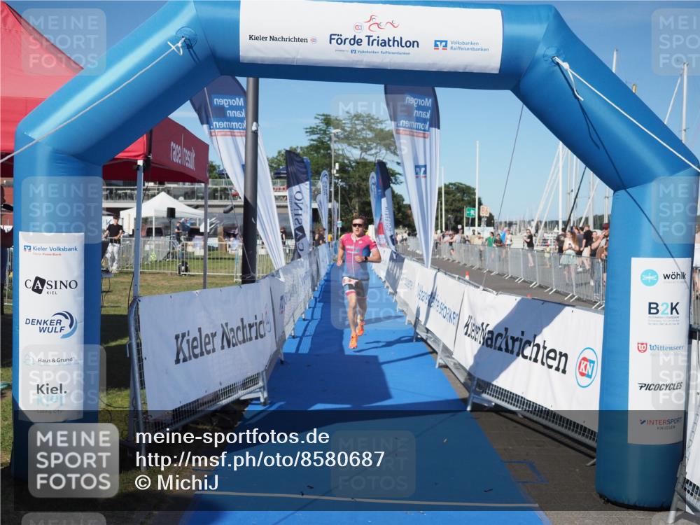 17.08.2025 - KN Förde Triathlon 2025 MichiJ http://msf.ph/oto/8580687 17.08.2025 16:25:04 Laufen 8 meine-sportfotos.de