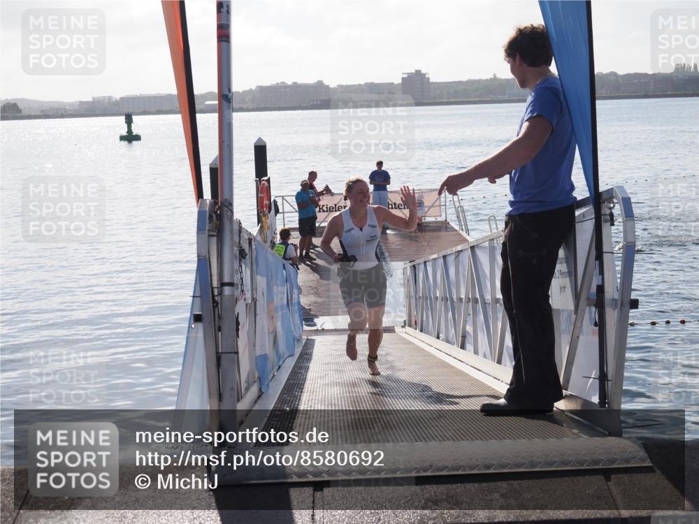17.08.2025 - KN Förde Triathlon 2025 MichiJ http://msf.ph/oto/8580692 17.08.2025 09:18:54 Schwimmen 153, 250, 153 meine-sportfotos.de