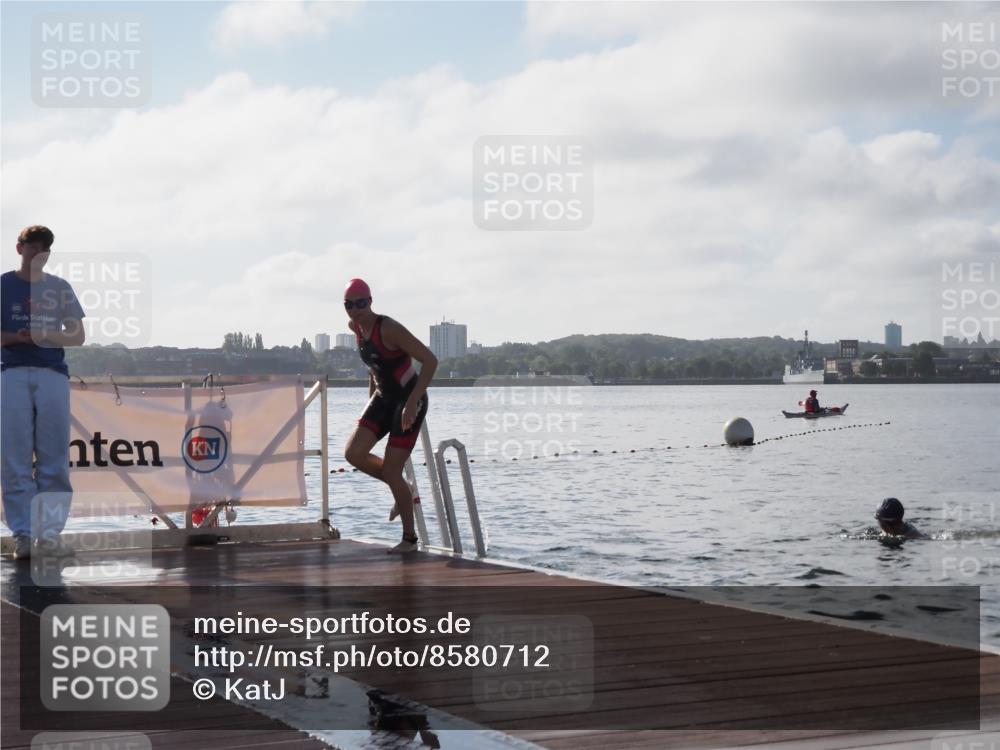 17.08.2025 - KN Förde Triathlon 2025 KatJ http://msf.ph/oto/8580712 17.08.2025 09:23:08 Schwimmen 225, 237, 225, 234, 237 meine-sportfotos.de