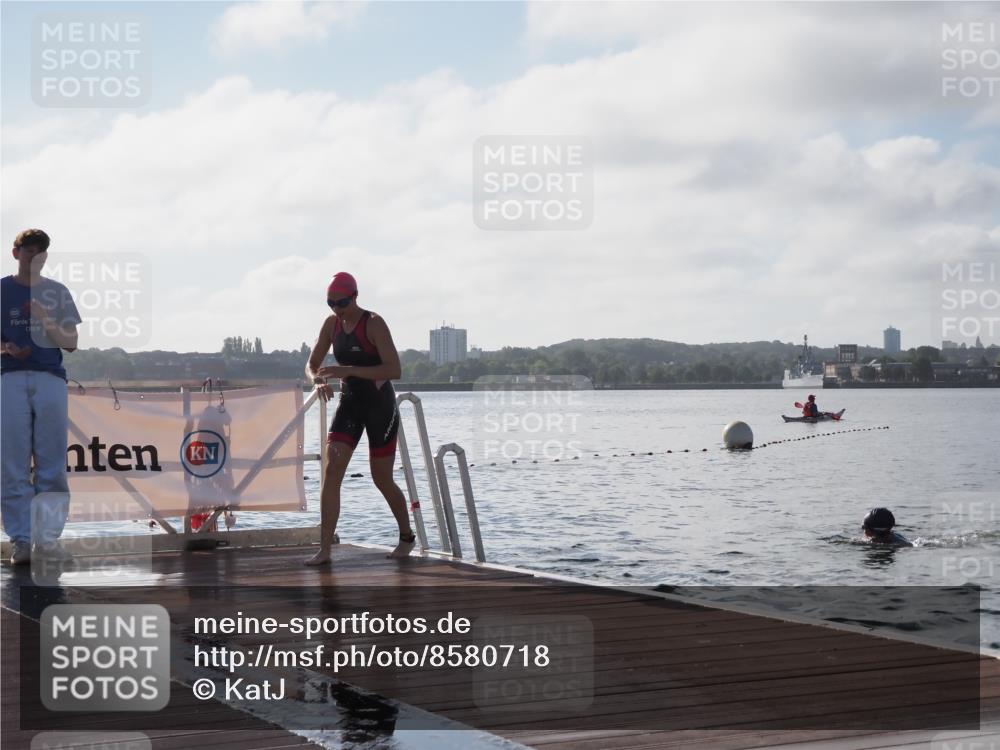 17.08.2025 - KN Förde Triathlon 2025 KatJ http://msf.ph/oto/8580718 17.08.2025 09:23:08 Schwimmen 225, 237, 225, 234, 237 meine-sportfotos.de