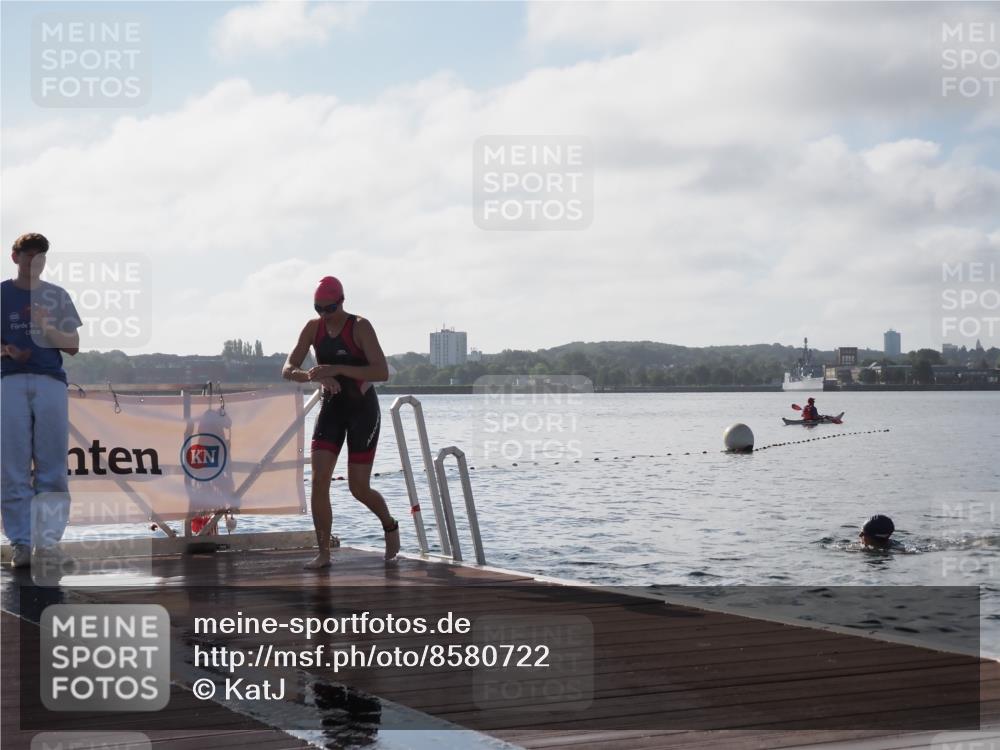 17.08.2025 - KN Förde Triathlon 2025 KatJ http://msf.ph/oto/8580722 17.08.2025 09:23:08 Schwimmen 225, 237, 225, 234, 237 meine-sportfotos.de