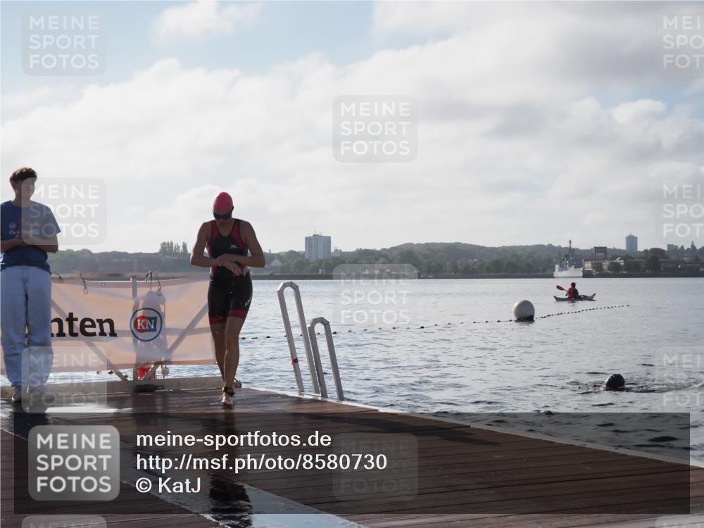 17.08.2025 - KN Förde Triathlon 2025 KatJ http://msf.ph/oto/8580730 17.08.2025 09:23:09 Schwimmen 225, 237, 225, 234, 237 meine-sportfotos.de