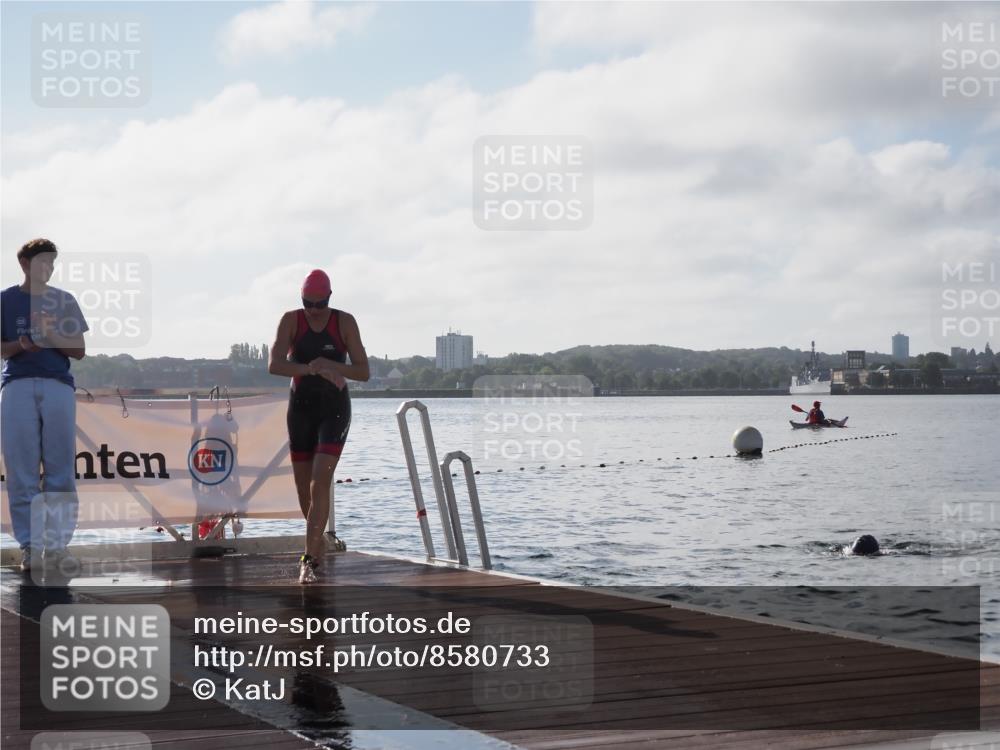 17.08.2025 - KN Förde Triathlon 2025 KatJ http://msf.ph/oto/8580733 17.08.2025 09:23:09 Schwimmen 225, 237, 225, 234, 237 meine-sportfotos.de