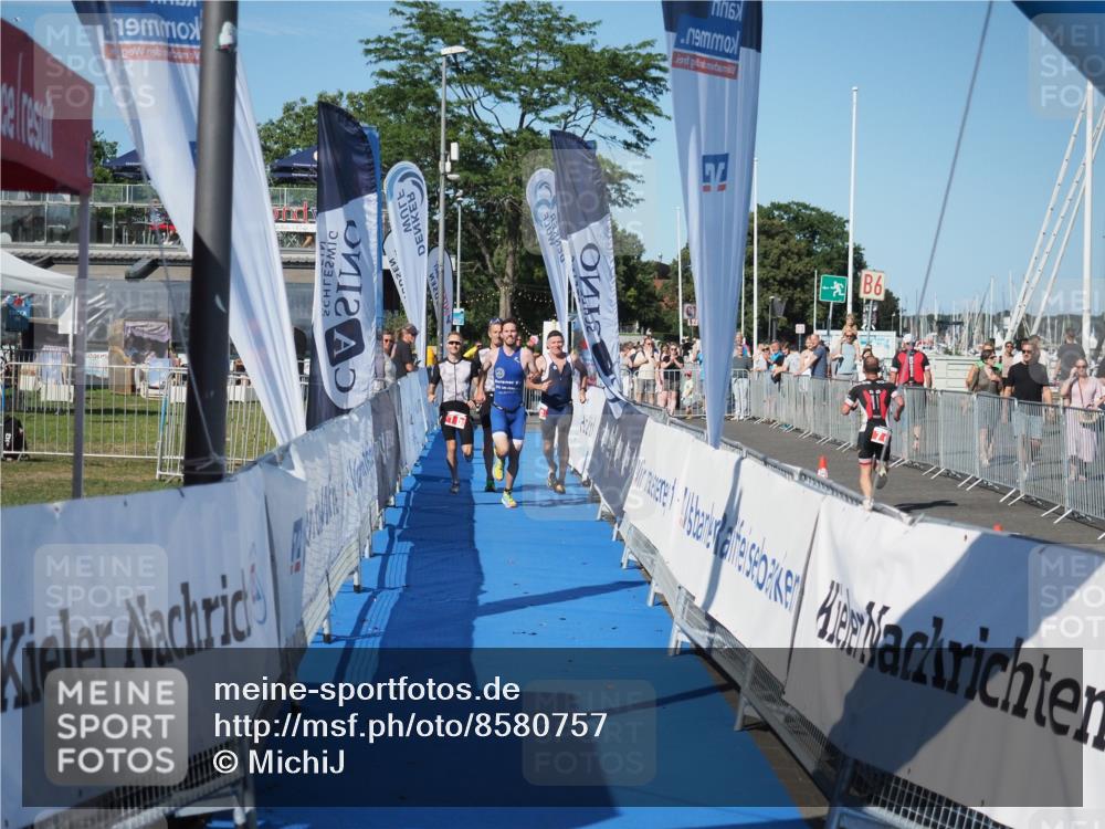 17.08.2025 - KN Förde Triathlon 2025 MichiJ http://msf.ph/oto/8580757 17.08.2025 16:26:22 Laufen 1 meine-sportfotos.de
