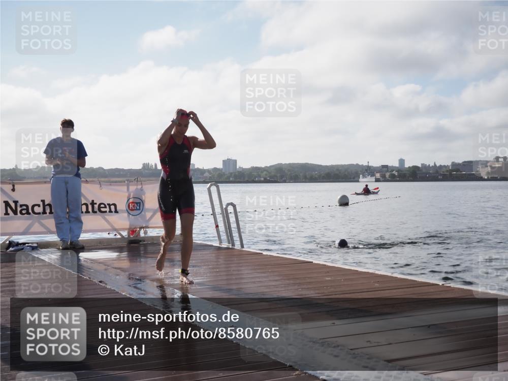 17.08.2025 - KN Förde Triathlon 2025 KatJ http://msf.ph/oto/8580765 17.08.2025 09:23:10 Schwimmen 225, 237, 225, 234, 237 meine-sportfotos.de