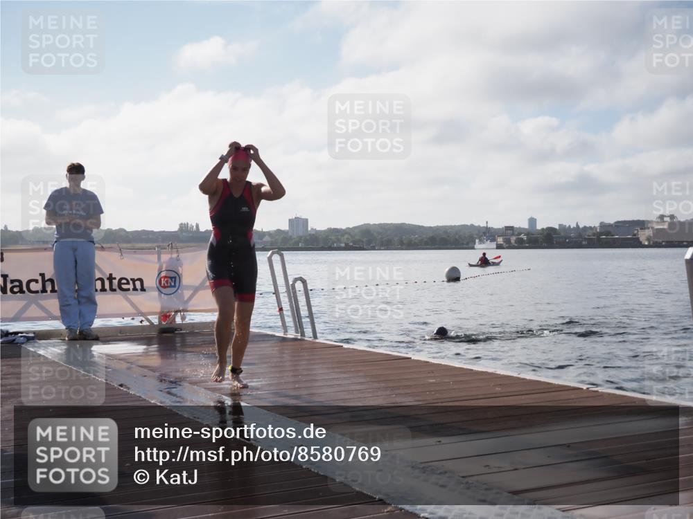 17.08.2025 - KN Förde Triathlon 2025 KatJ http://msf.ph/oto/8580769 17.08.2025 09:23:11 Schwimmen 218, 225, 237, 225, 237 meine-sportfotos.de