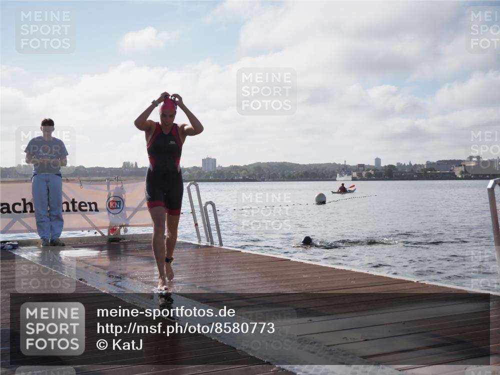 17.08.2025 - KN Förde Triathlon 2025 KatJ http://msf.ph/oto/8580773 17.08.2025 09:23:11 Schwimmen 218, 225, 237, 225, 237 meine-sportfotos.de