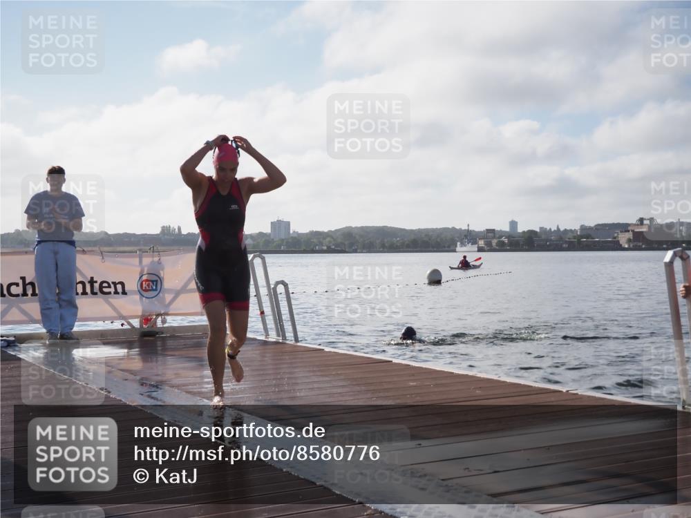 17.08.2025 - KN Förde Triathlon 2025 KatJ http://msf.ph/oto/8580776 17.08.2025 09:23:11 Schwimmen 218, 225, 237, 225, 237 meine-sportfotos.de