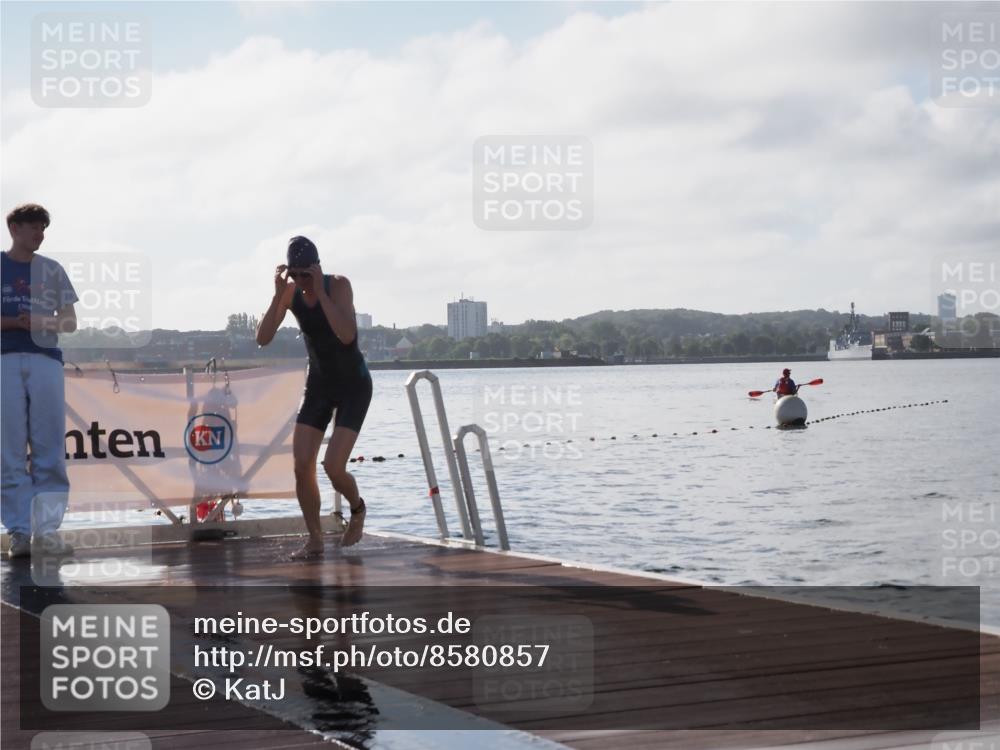 17.08.2025 - KN Förde Triathlon 2025 KatJ http://msf.ph/oto/8580857 17.08.2025 09:23:20 Schwimmen 218, 225, 218, 225, 237 meine-sportfotos.de