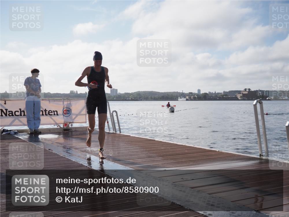 17.08.2025 - KN Förde Triathlon 2025 KatJ http://msf.ph/oto/8580900 17.08.2025 09:23:21 Schwimmen 218, 225, 218, 225, 237 meine-sportfotos.de