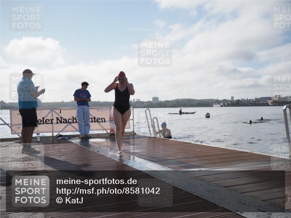 17.08.2025 - KN Förde Triathlon 2025 KatJ http://msf.ph/oto/8581042 17.08.2025 09:24:31 Schwimmen 118, 243, 118, 243 meine-sportfotos.de
