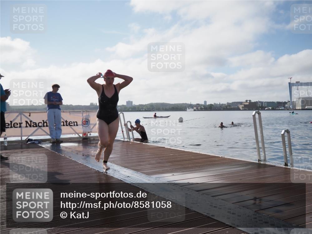 17.08.2025 - KN Förde Triathlon 2025 KatJ http://msf.ph/oto/8581058 17.08.2025 09:24:31 Schwimmen 118, 243, 118, 243 meine-sportfotos.de