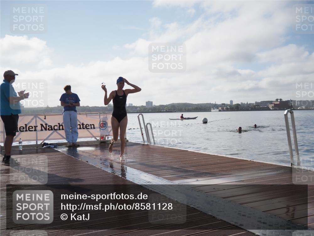 17.08.2025 - KN Förde Triathlon 2025 KatJ http://msf.ph/oto/8581128 17.08.2025 09:24:35 Schwimmen 118, 243, 118, 243 meine-sportfotos.de
