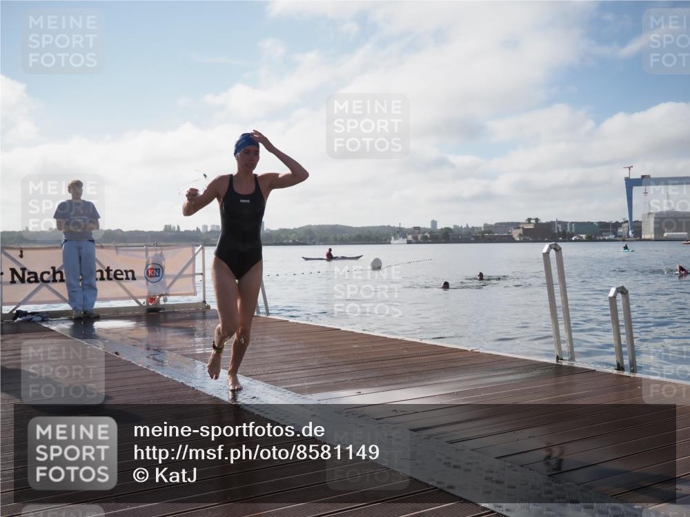 17.08.2025 - KN Förde Triathlon 2025 KatJ http://msf.ph/oto/8581149 17.08.2025 09:24:36 Schwimmen 118, 243, 118, 243 meine-sportfotos.de