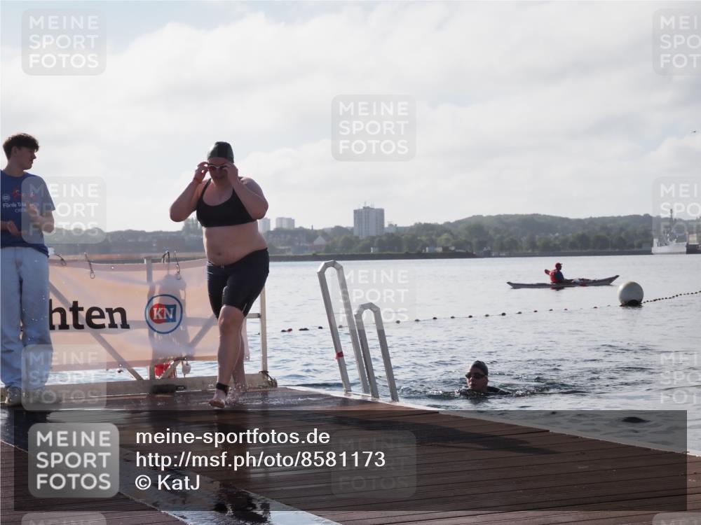 17.08.2025 - KN Förde Triathlon 2025 KatJ http://msf.ph/oto/8581173 17.08.2025 09:24:55 Schwimmen 251, 251 meine-sportfotos.de