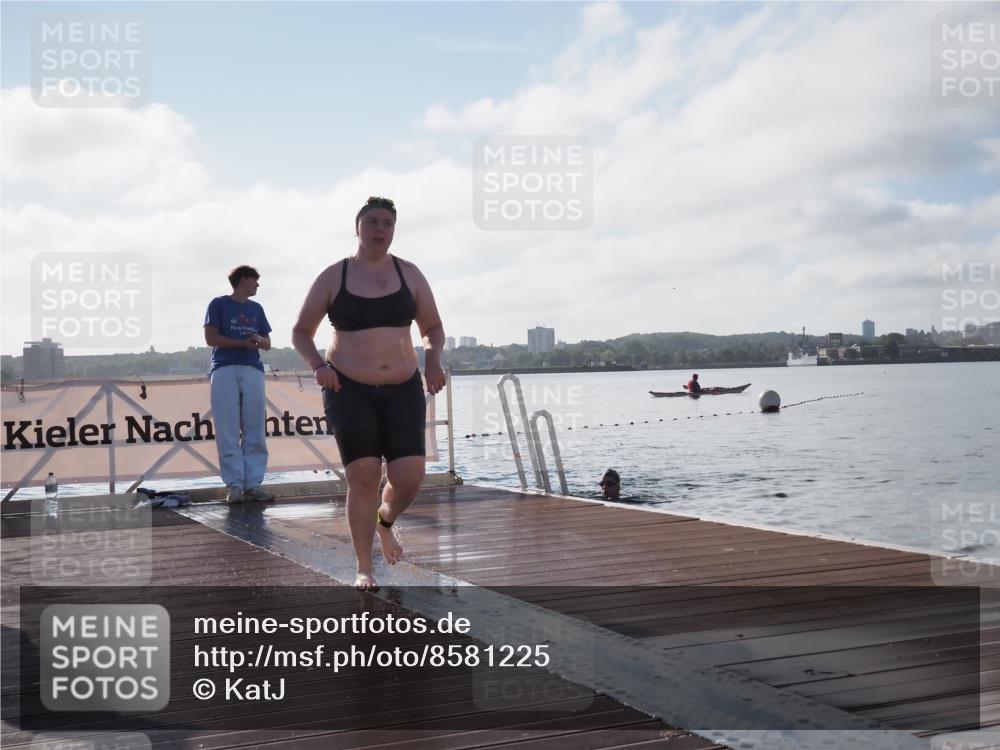 17.08.2025 - KN Förde Triathlon 2025 KatJ http://msf.ph/oto/8581225 17.08.2025 09:24:57 Schwimmen 251, 251 meine-sportfotos.de
