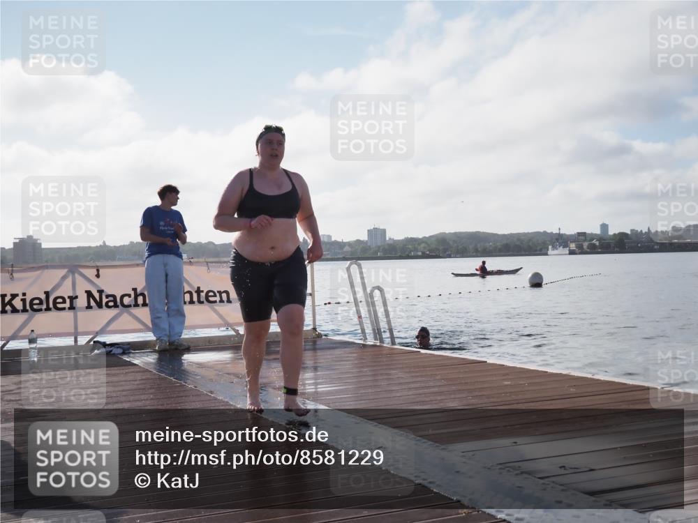 17.08.2025 - KN Förde Triathlon 2025 KatJ http://msf.ph/oto/8581229 17.08.2025 09:24:57 Schwimmen 251, 251 meine-sportfotos.de