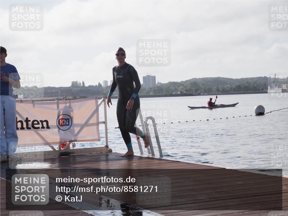 17.08.2025 - KN Förde Triathlon 2025 KatJ http://msf.ph/oto/8581271 17.08.2025 09:25:03 Schwimmen 199, 248, 251, 248, 251 meine-sportfotos.de