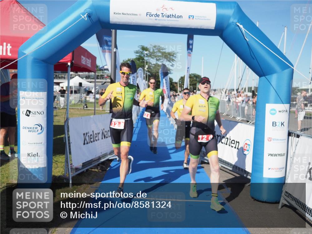 17.08.2025 - KN Förde Triathlon 2025 MichiJ http://msf.ph/oto/8581324 17.08.2025 16:27:38 Laufen 4, 12 meine-sportfotos.de