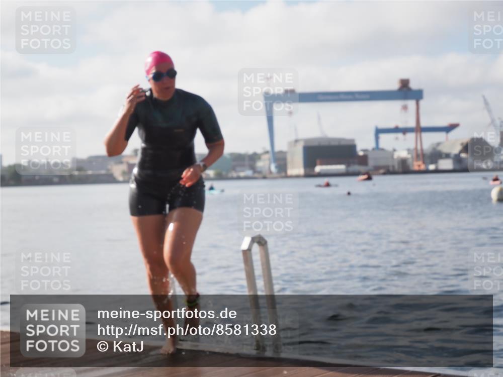 17.08.2025 - KN Förde Triathlon 2025 KatJ http://msf.ph/oto/8581338 17.08.2025 09:25:12 Schwimmen 199, 248, 199, 248 meine-sportfotos.de