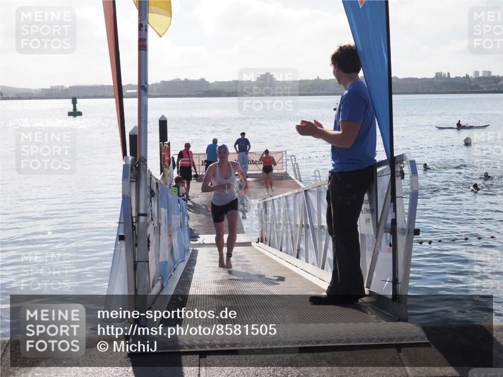 17.08.2025 - KN Förde Triathlon 2025 MichiJ http://msf.ph/oto/8581505 17.08.2025 09:20:19 Schwimmen 179, 179, 196, 211 meine-sportfotos.de
