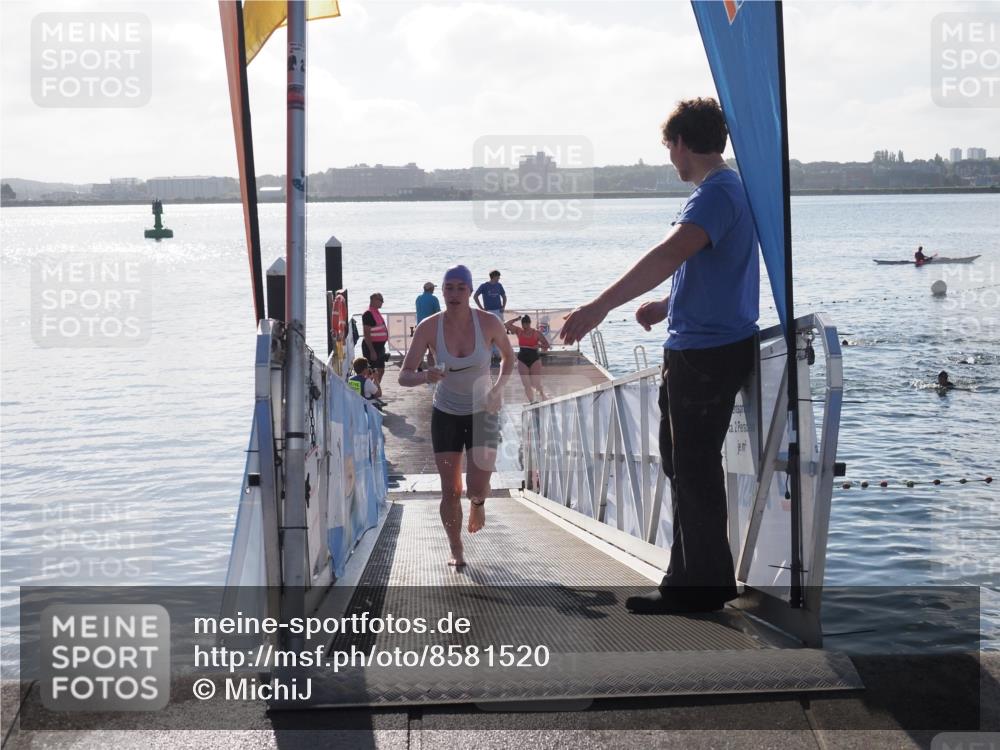 17.08.2025 - KN Förde Triathlon 2025 MichiJ http://msf.ph/oto/8581520 17.08.2025 09:20:20 Schwimmen 179, 179, 196, 211 meine-sportfotos.de